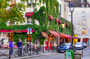 Restaurant near our luxury apartments in Paris in the Marais district